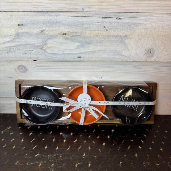 Rae Dunn Halloween Dessert Plates Set Spooky Beware & Orange w/Wood Tray - Picture 1 of 1